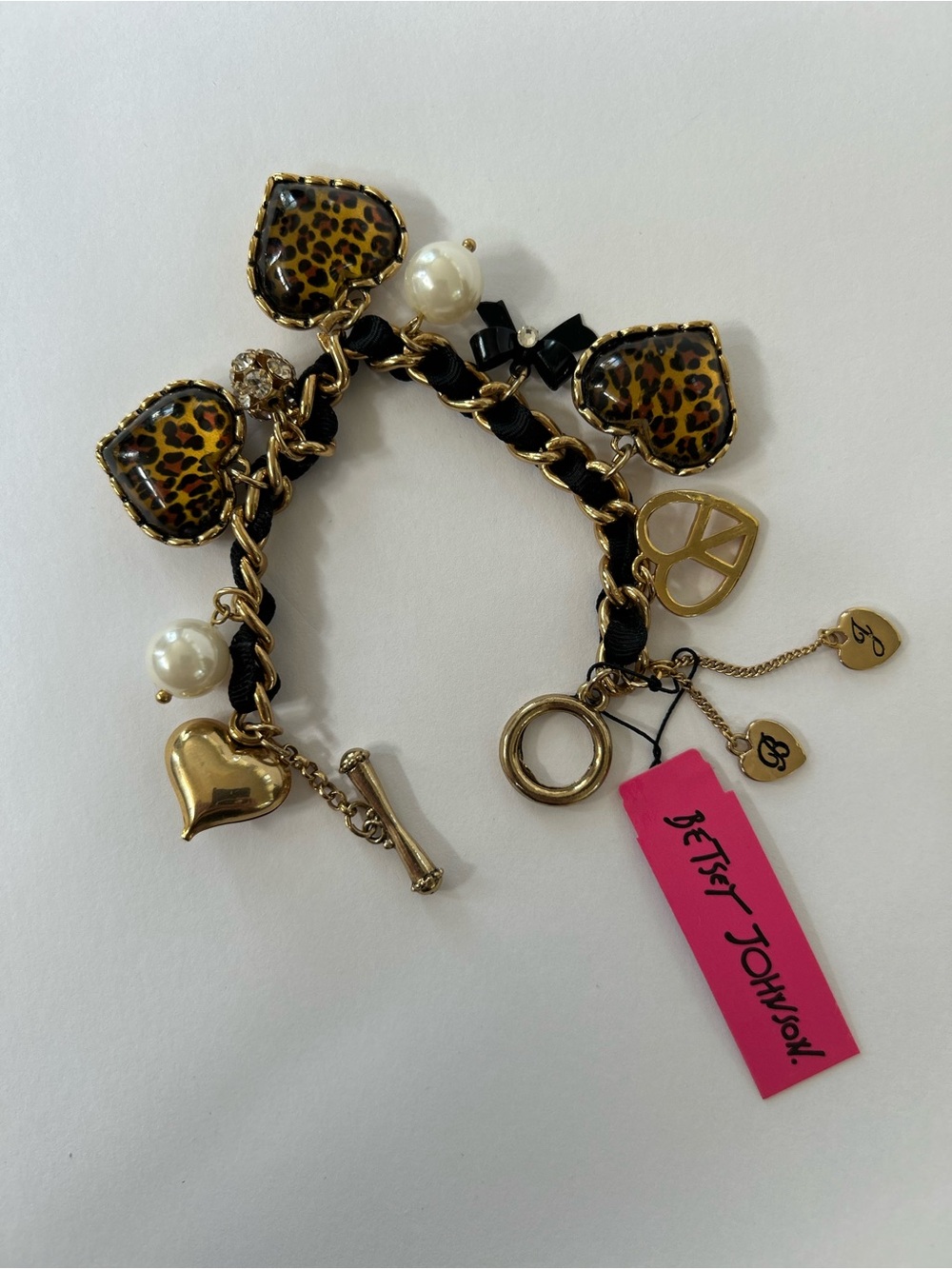 Betsey Johnson Leopard Heart & Pearl Charm Bracelet in Gold and Black